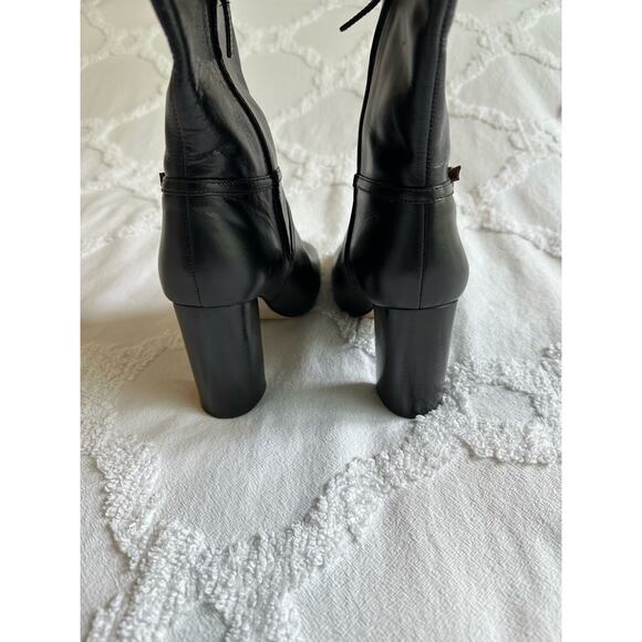 Tory Burch NWOT Pull On Knee High Black Leather Boots Sz. 8.5 - Picture 7 of 9